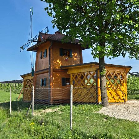Unique Wooden Holiday House In Nature Lukovica pri Domžalah エクステリア 写真