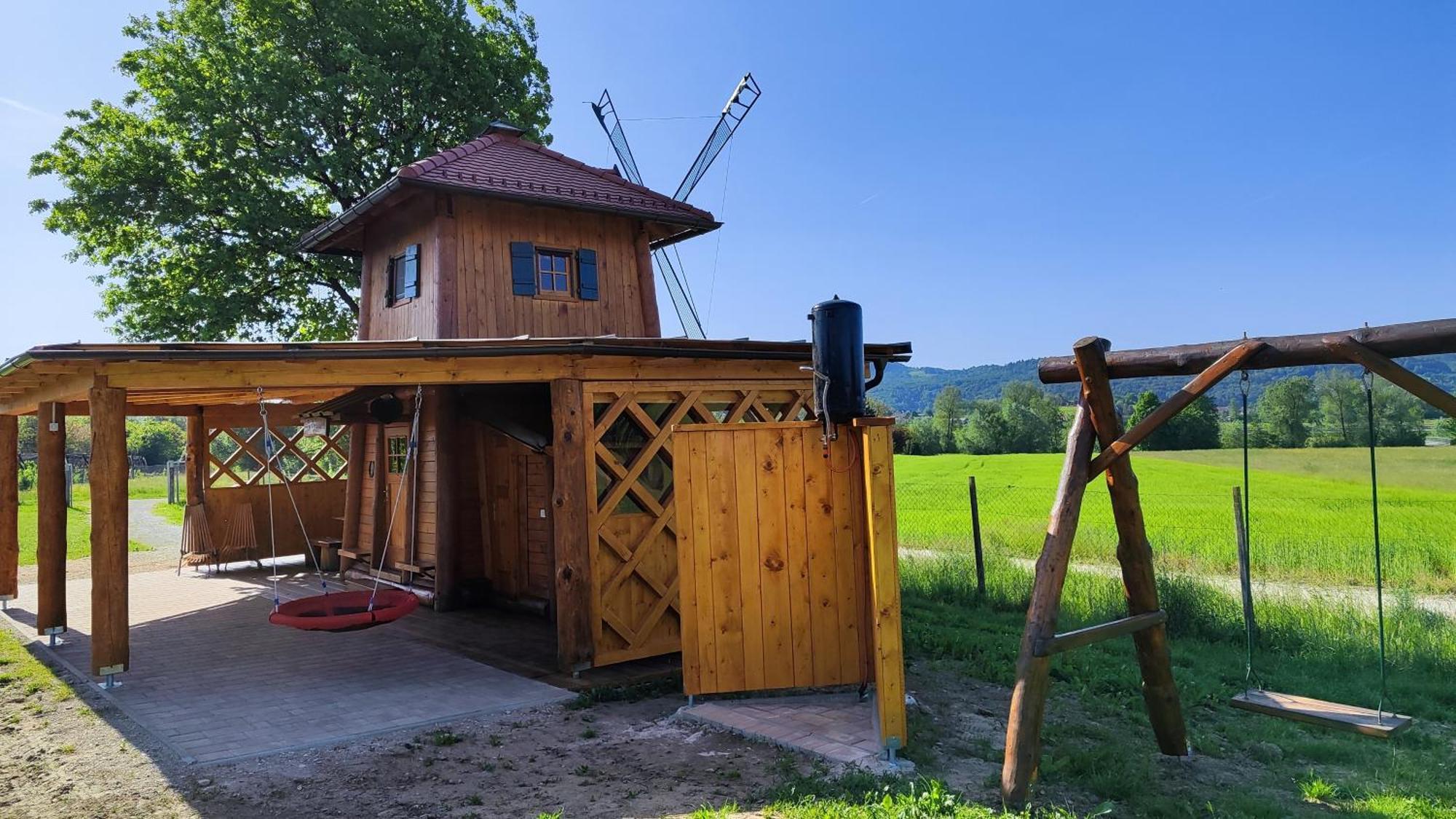 Unique Wooden Holiday House In Nature Lukovica pri Domžalah エクステリア 写真